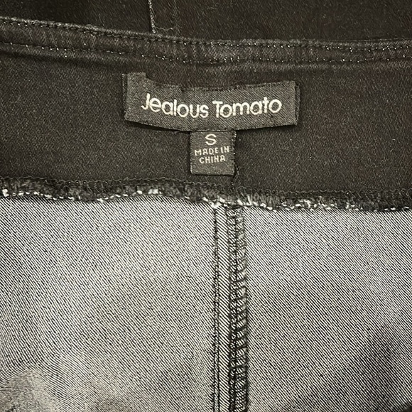 Beautiful Embroidered Floral Black Mini Skirt Faux Button size Small - Picture 4 of 5